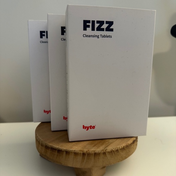 Byte Ultrasonic Cleaner & Fizz Cleaning Tablets - Picture 3 of 10